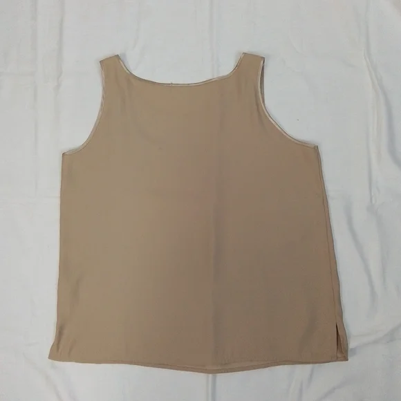 Liz Baker tan smooth tank with cream shiny trim size L - Picture 7 of 7